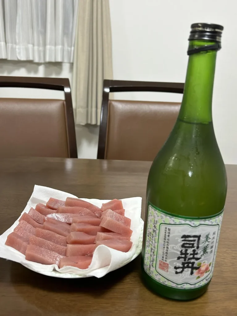 旅の余韻を食卓に。司牡丹「美薫」のスッキリとした辛口に癒される夜