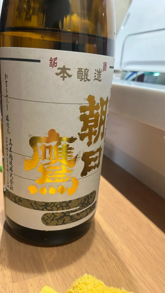 やわらかな甘みと、驚くほど軽やかな後味。山形・高木酒造の「朝日鷹 特撰本醸造」に出会う
