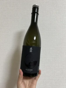 静寂の中に宿るクリアな輝き。真澄 漆黒KUROと楽しむ洗練された食卓