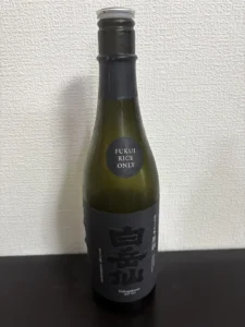 福井の米が紡ぐ、凛とした黒の佇まい。「白岳仙 純米大吟醸 黒鉄」と過ごす夜