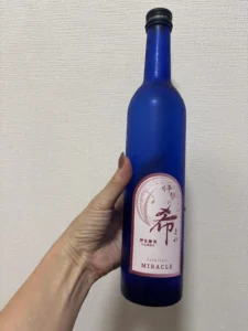 涼やかな青に包まれた、ほんのり甘い奇跡。平田酒造場の「伊勢の希」を味わう