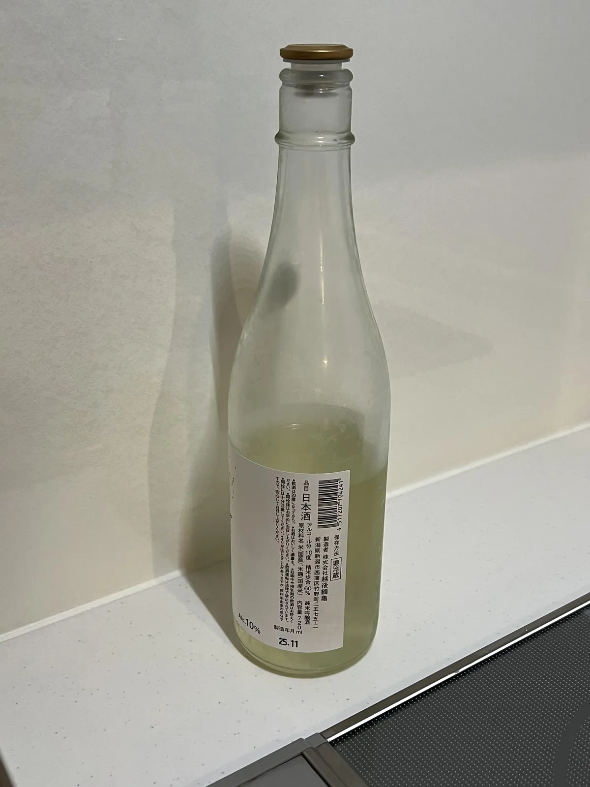 アルコール分10度と記された越後鶴亀 あびいちの裏ラベル
