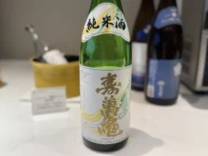 千葉・鴨川の風土を醸す。食卓にそっと寄り添う「純米酒 寿萬亀」の優しい調和